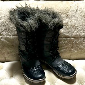 Sorel Women’s snow/waterproof boots
